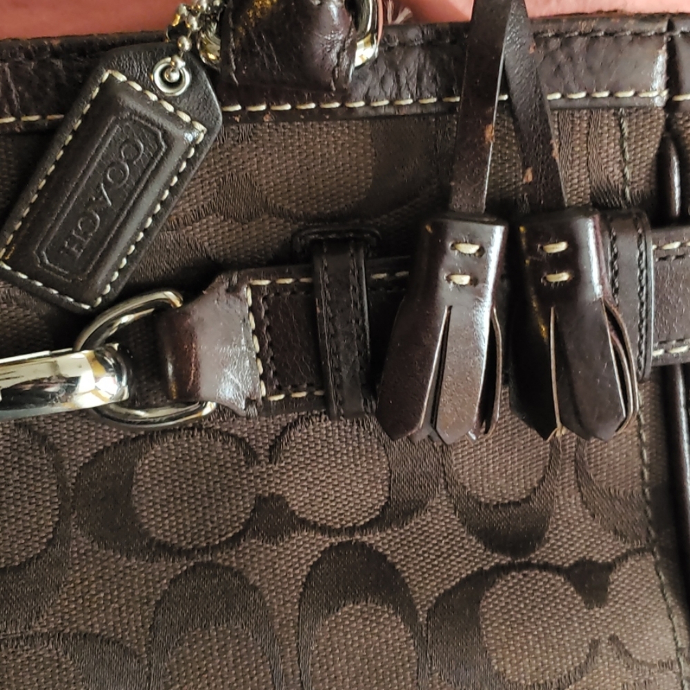 Authentic Coach logo handbag - Picture 5 of 6